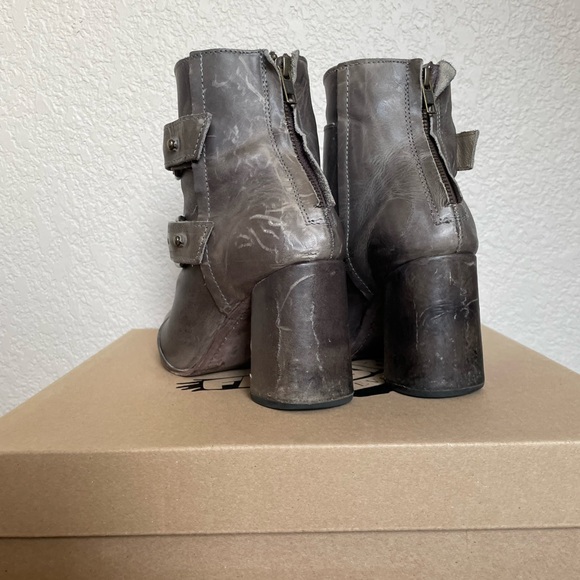 FB - Joey - Picture 3 of 6